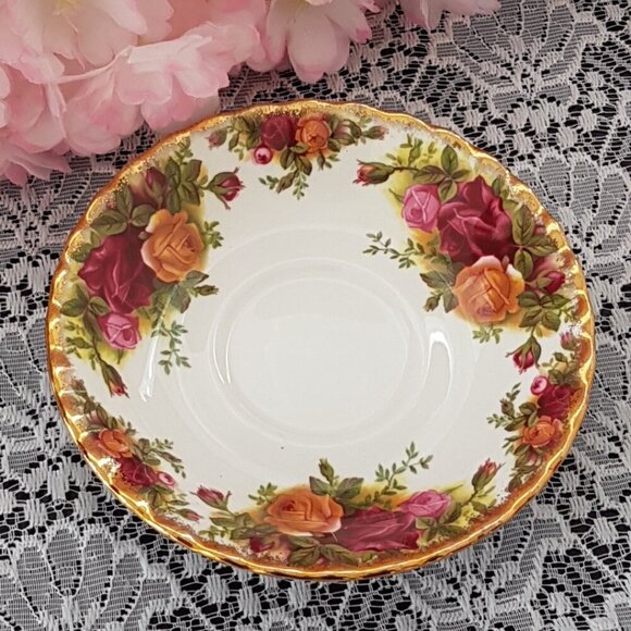 Royal Albert Old Country Roses Tea Cup & Saucer Bone China England 1962 - Picture 8 of 10